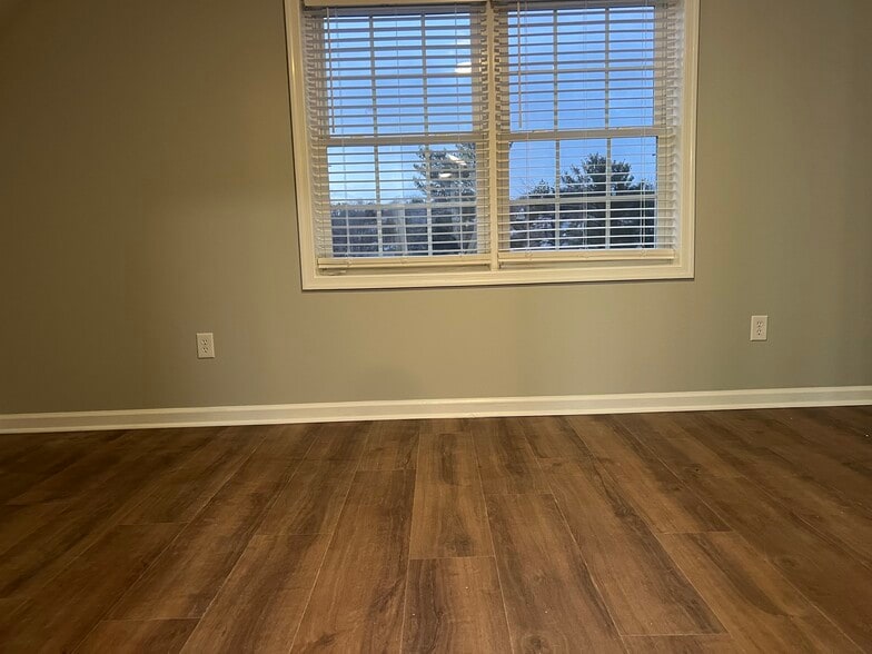 Building Photo - 635 D St