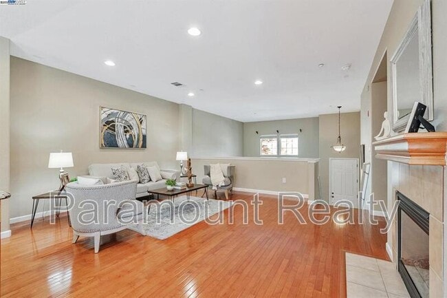 Building Photo - 6313 Byron Ln
