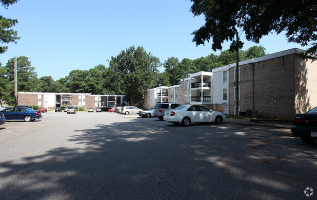 Building Photo - Cedar Point Apartments