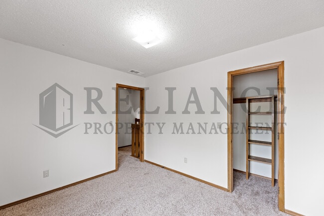 Building Photo - 1518 S Todd Pl
