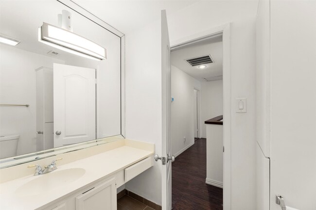 Building Photo - 2329 Briarwest Blvd