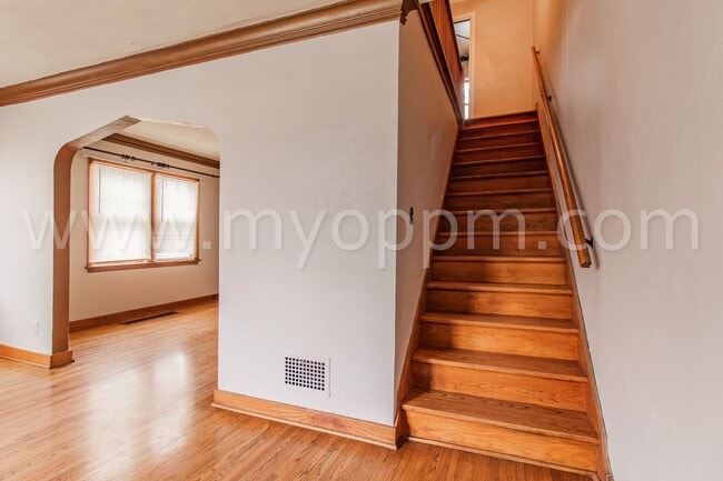 Building Photo - Unique 2 Bedroom / 1 Bathroom Duplex | Bla...
