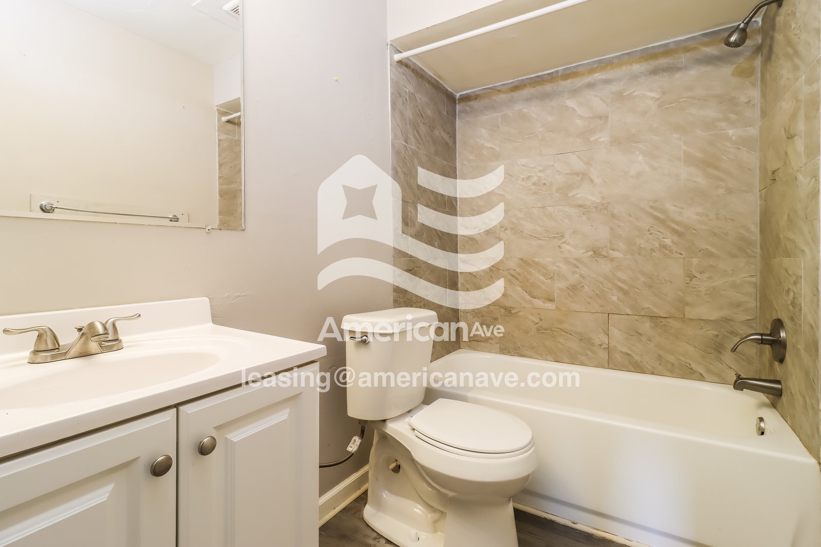 Building Photo - 617 Nicholas St