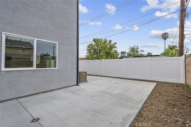 Building Photo - 15834 Eccles St