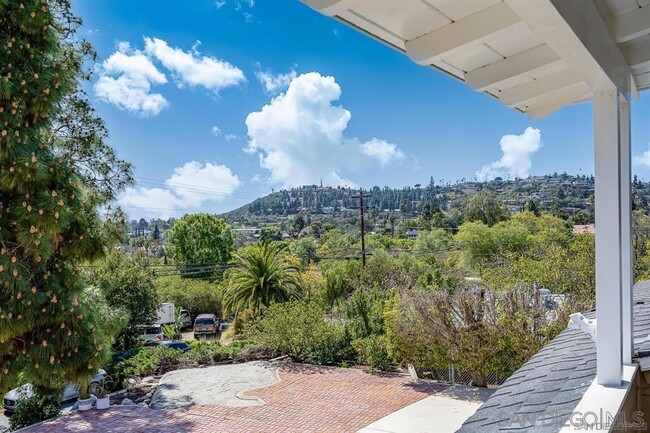 Building Photo - 8810 Mariposa St