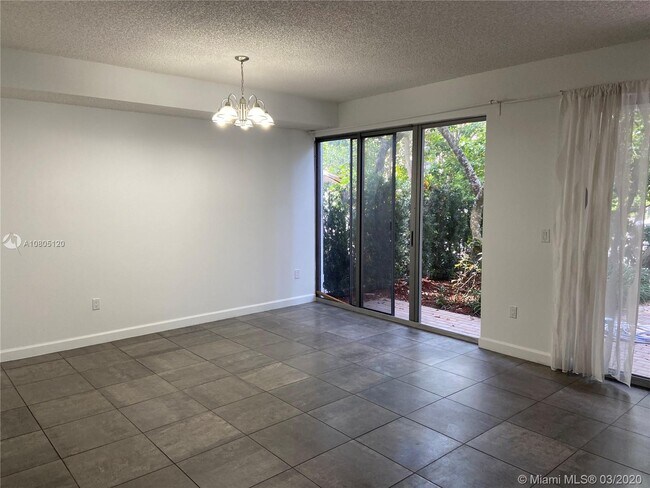 Building Photo - 3475-10 Mystic Pointe Dr