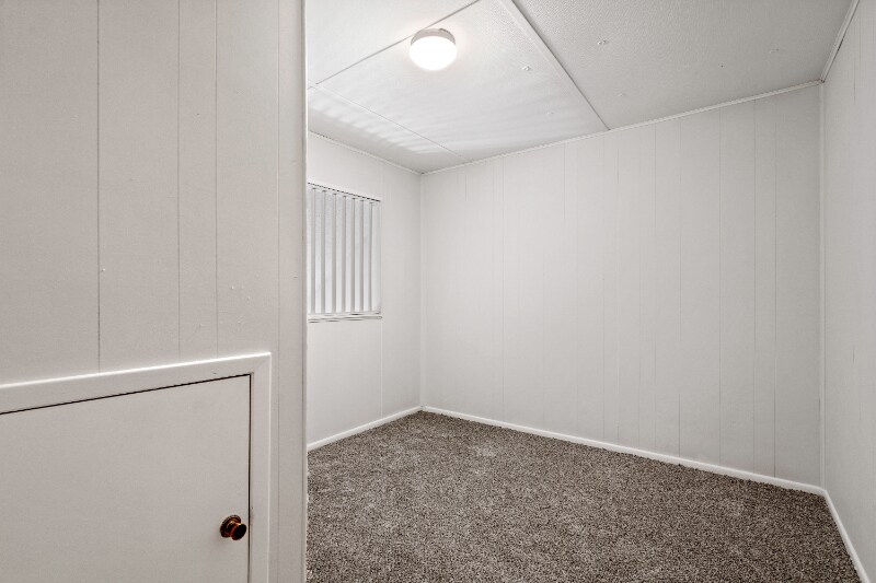 Building Photo - 2550 W Bird St