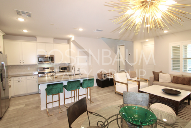 Building Photo - Stunning 3-beds, 2.5-baths townhome in the...