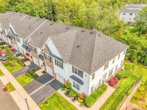 Building Photo - 1529 Paxton Ln