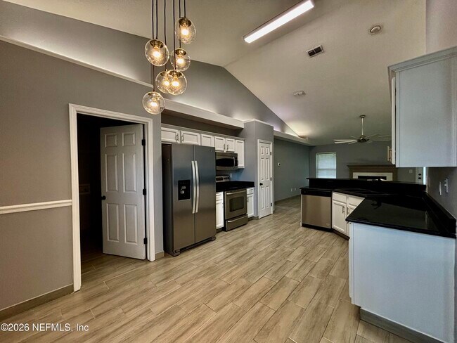 Building Photo - 3018 Hickory Glen Dr