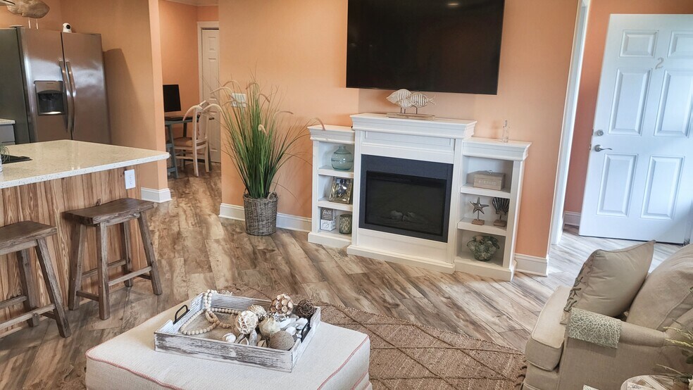 Electric fireplace, smart tv - 109 Cedar Ln