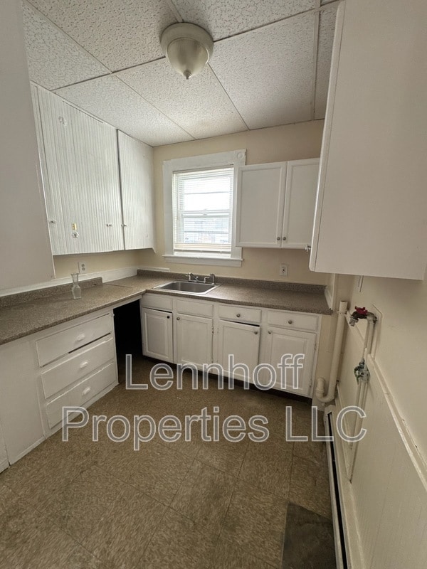 Building Photo - 153 Bailey St