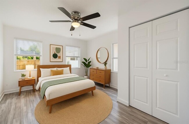 Building Photo - 1913 W Lemon St