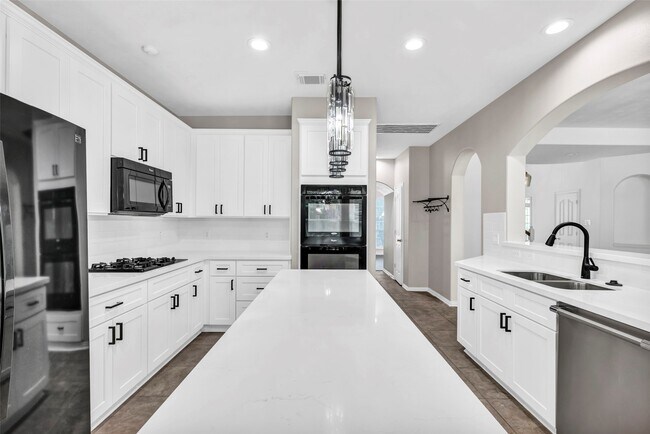 Building Photo - 3 Renoir Trail Pl