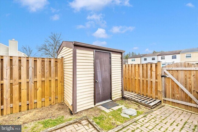 Building Photo - 103 Savannah Ct