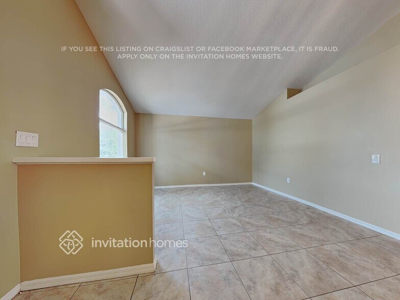 Building Photo - 25830 Bloomsbury Ct