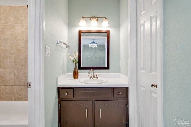 Building Photo - 10578 Fair Pine Dr