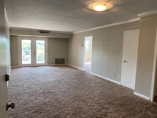 Living room that could easily have space for a home office - 3415 West End Ave