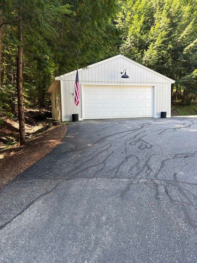 Building Photo - 121 Upper Bay Rd