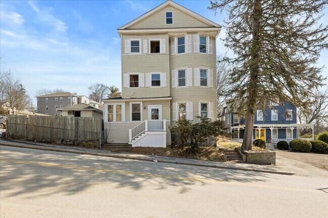 Building Photo - 183 Vernon St