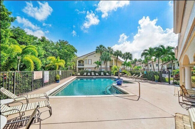 Building Photo - 815 Boynton Beach Blvd