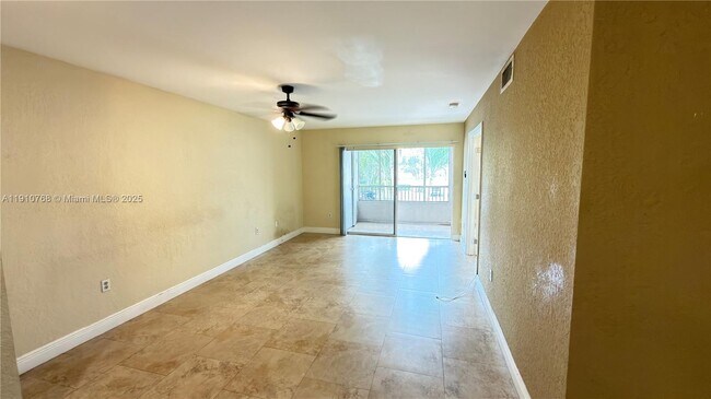 Building Photo - 2803 N Oakland Forest Dr