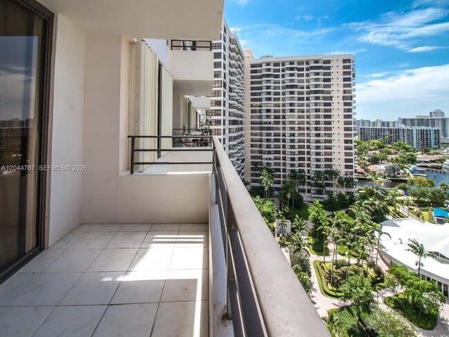 Building Photo - 600 Three Islands Boulevard