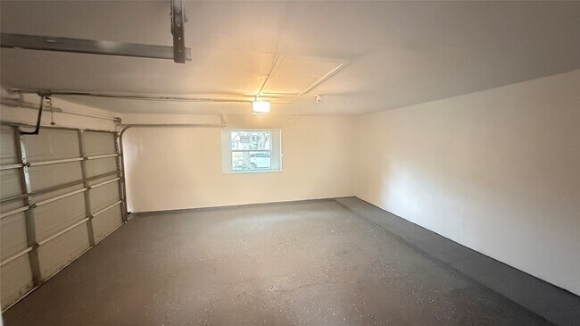 Building Photo - 4202 Junker St