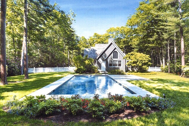 Building Photo - 9 Old Pine Dr