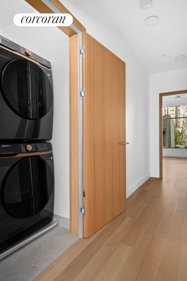 Building Photo - 24 Frost St