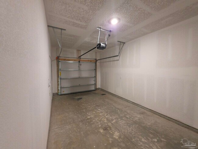 Building Photo - 9011 Golden Eye Dr