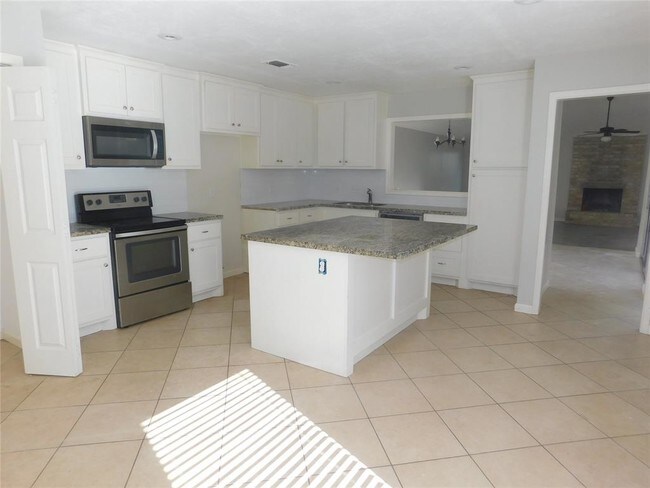 Building Photo - 4510 Hickory Downs Dr