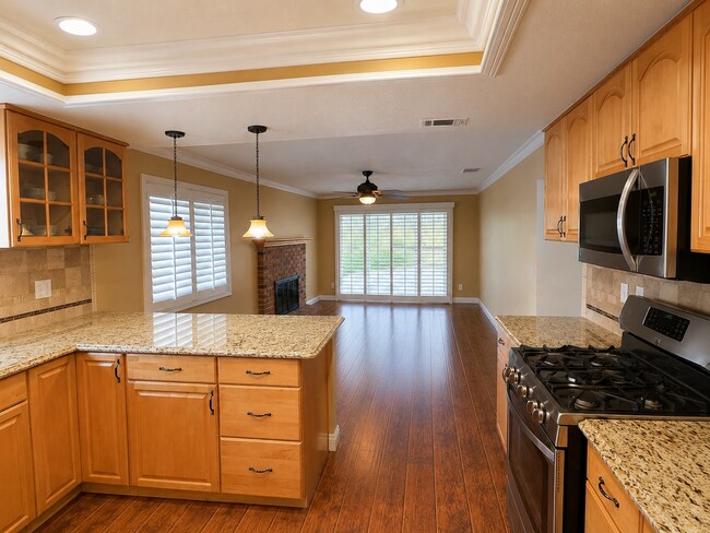 Building Photo - 606 Pinecrest Ln