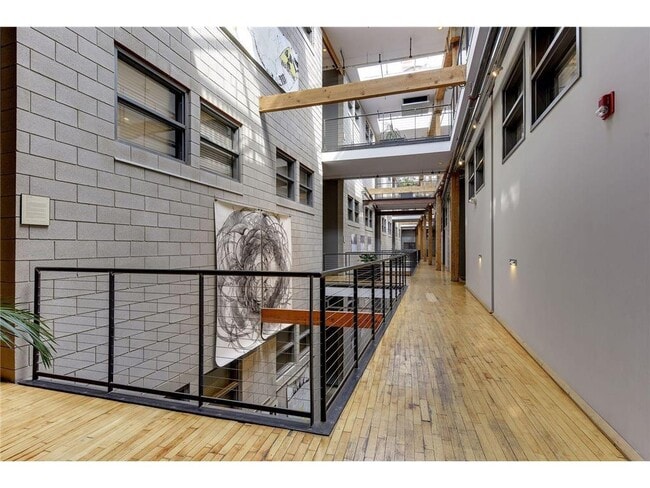 Building Photo - 801 N Washington Ave