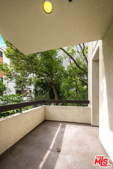 Building Photo - 2132 Century Park Ln