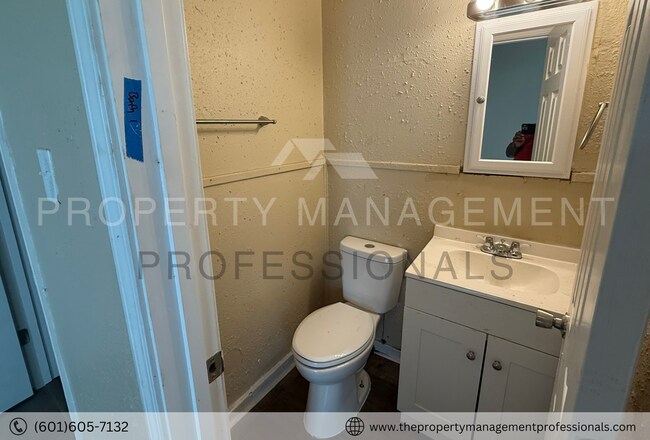 Building Photo - 922 Bloom St