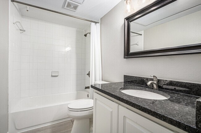 Building Photo - 1880 White Oak Dr