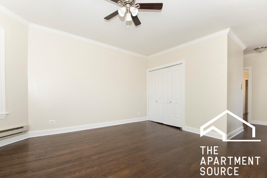 Building Photo - 3815 N Greenview Ave