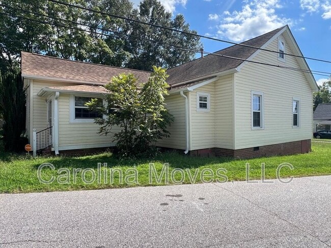 Building Photo - 101 S 7th St