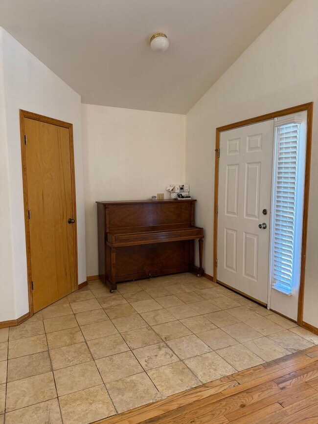 Building Photo - 460 Palmetto Dr