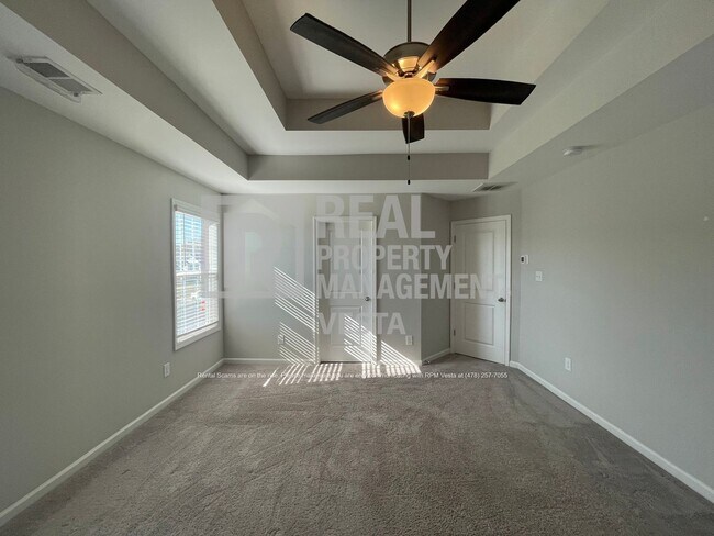 Building Photo - 109 Hidesta Ct