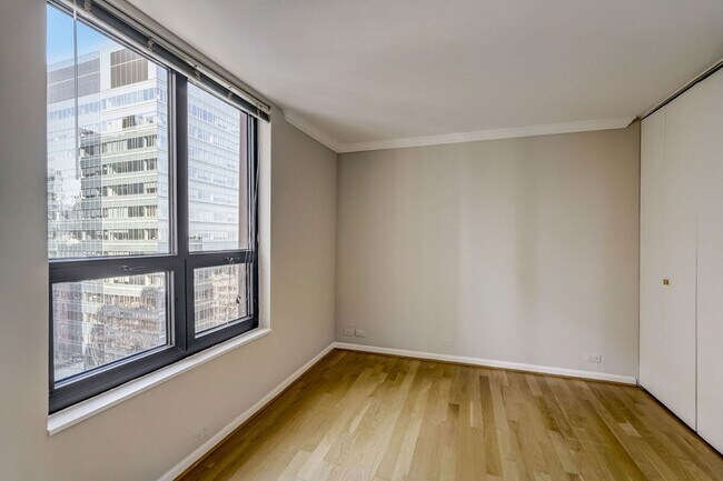 Building Photo - 401 E Ontario St