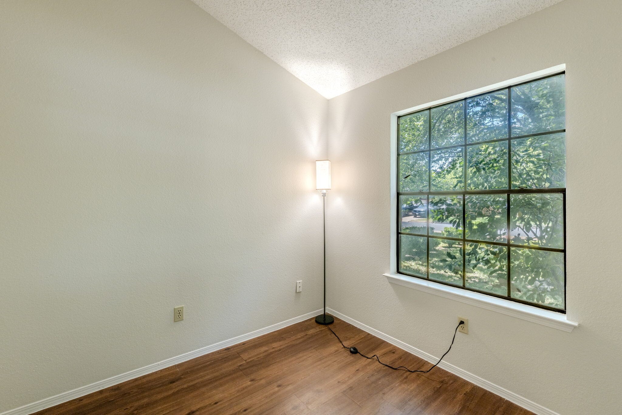 Building Photo - 1802 Verbena Way