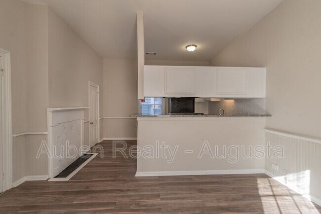 Building Photo - 209 Telfair St