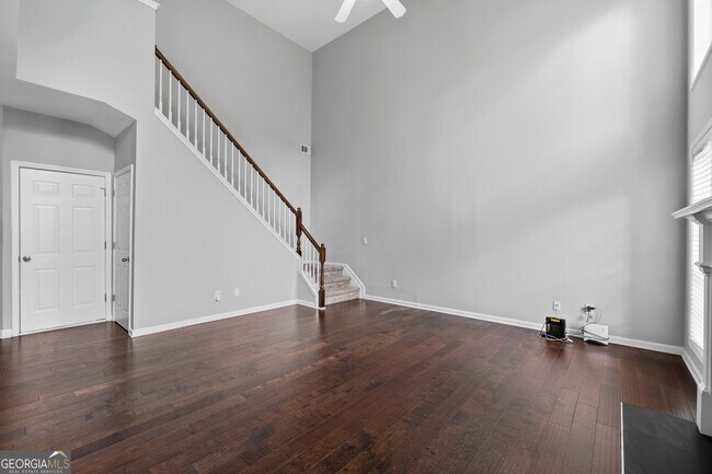 Building Photo - 4419 Silver Ridge Way SW