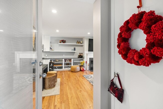 Building Photo - 1710 Summit Pl NW