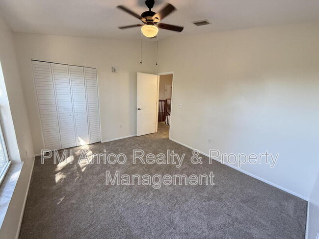 Building Photo - 12653 Longcrest Dr
