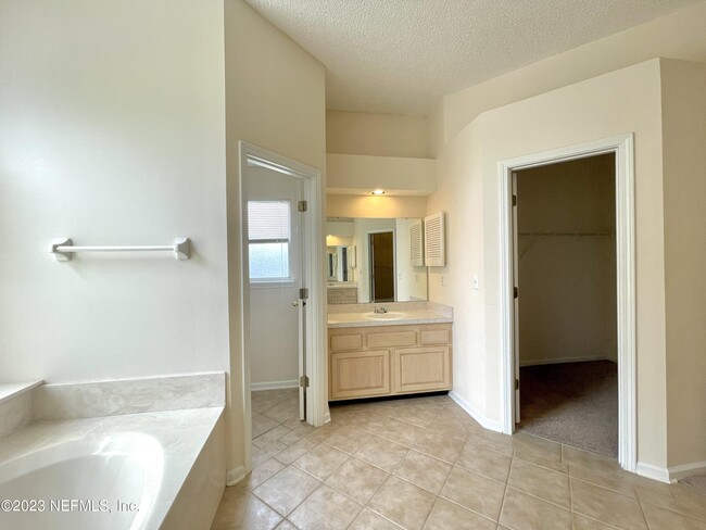 Building Photo - 12253 Antoni Ct