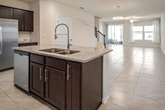 Building Photo - 73 Java Ln