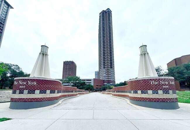 Primary Photo - 3660 N Lake Shore Dr